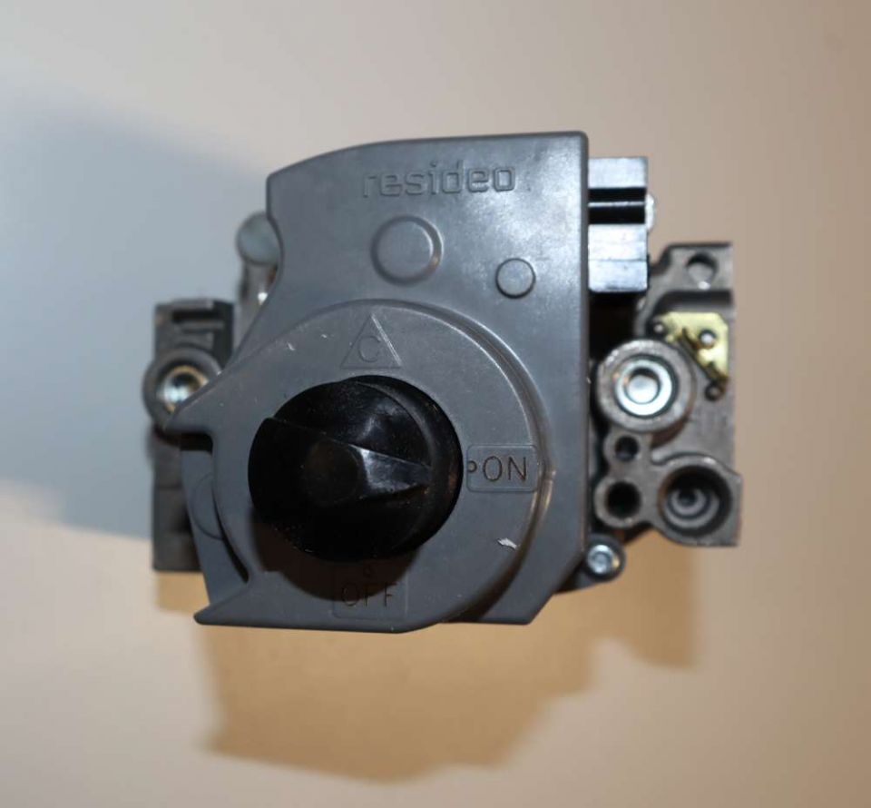 A.O. Smith 100111598 NG Natural Gas Control Valve