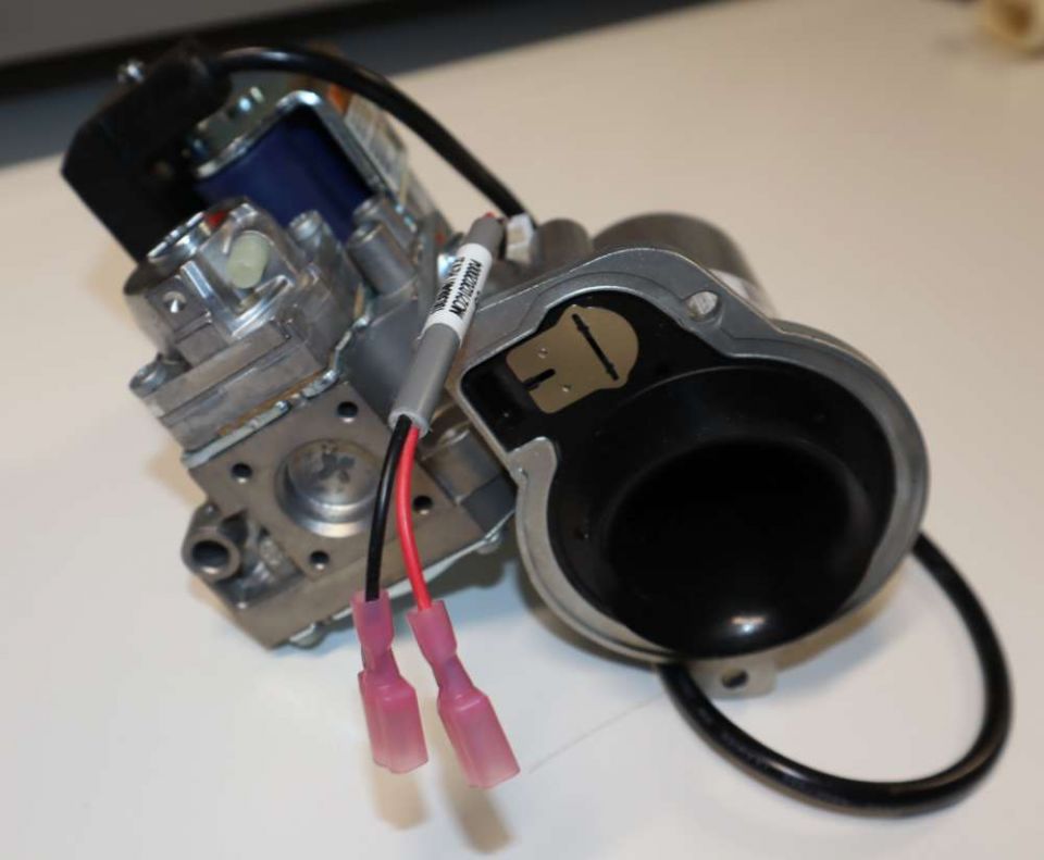 A.O. Smith 100113148 Gas Control Valve and Venturi Assembly