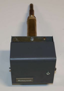 Honeywell L4103A1019 Combination Aquastat