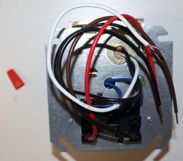 Honeywell R8239A1052 120/27 Fan Center